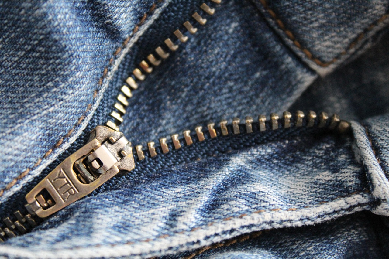 entdecken sie unsere große auswahl an jeans für damen und herren. finden sie modische schnitte, bequeme passformen und aktuelle trends – perfekte jeans für jeden stil!