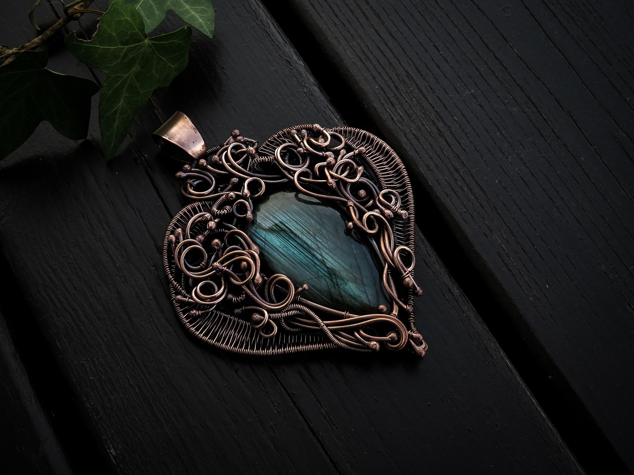 entdecken sie einzigartige und elegante schmuckstücke für jeden anlass. unser sortiment umfasst ringe, halsketten, armbänder und ohrringe aus hochwertigen materialien – schenken sie stil und individualität!